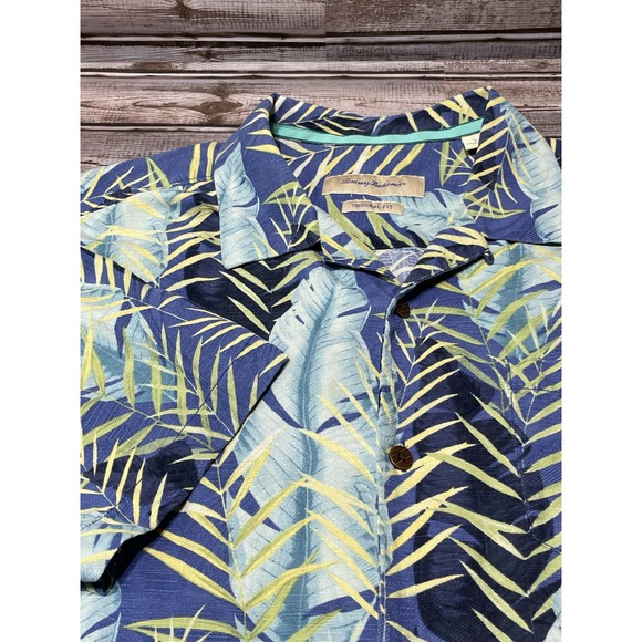 Tommy Bahama Silk Hawaiian Button Down Large EUC! - Picture 1 of 6